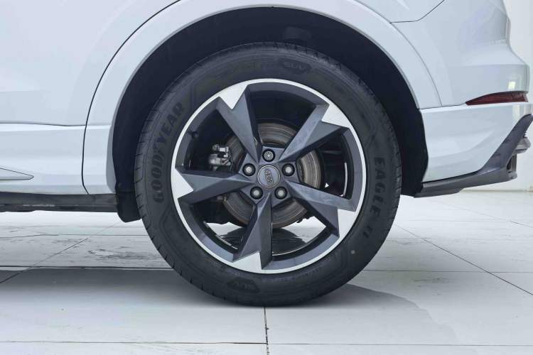 Used Audi Q3 2020 35 TFSI Fashion Dynamic Model Exterior 6