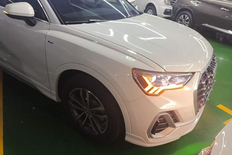 Used Audi Q3 2020 35 TFSI Ambition Dynamic Edition Front Right 45 Deg