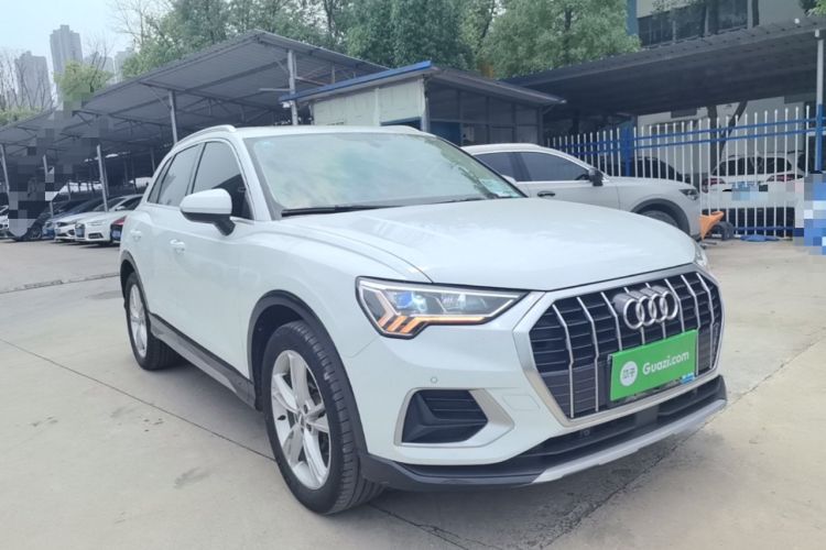 Used Audi Q3 2020 35 TFSI Fashionable and Elegant Model Front Right 45 Deg
