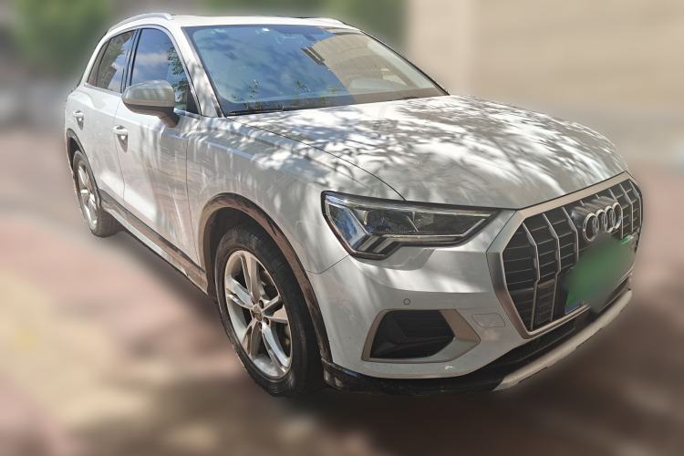 Used Audi Q3 2020 35 TFSI Fashionable and Elegant Model Front Right 45 Deg