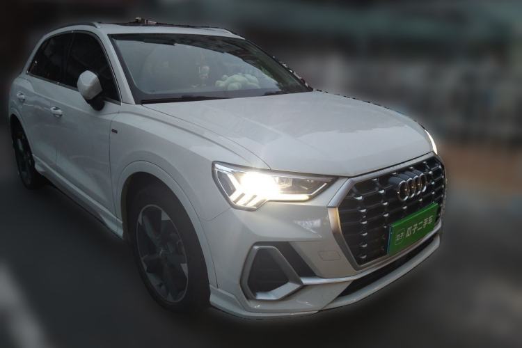Used Audi Q3 2020 35 TFSI Fashion Dynamic Model Front Right 45 Deg