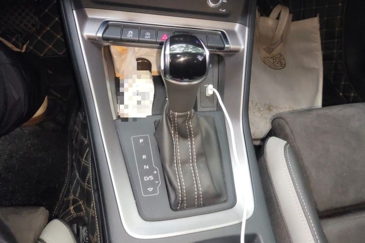 Used Audi Q3 2020 35 TFSI Ambition Dynamic Edition Gear Lever