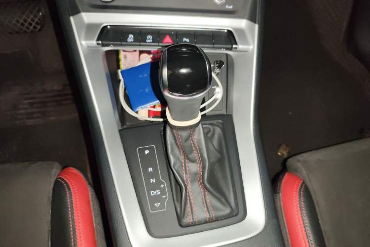 Used Audi Q3 2020 35 TFSI Ambition Dynamic Edition Gear Lever