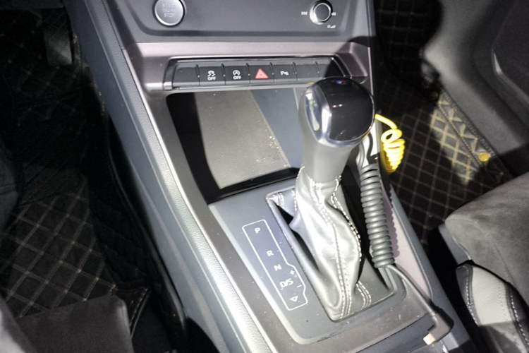 Used Audi Q3 2020 35 TFSI Fashion Dynamic Model Gear Lever