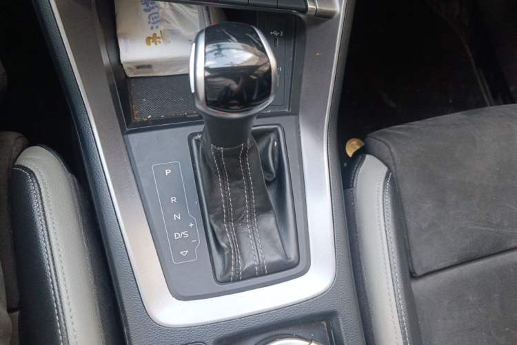 Used Audi Q3 2020 35 TFSI Fashion Dynamic Model Gear Lever