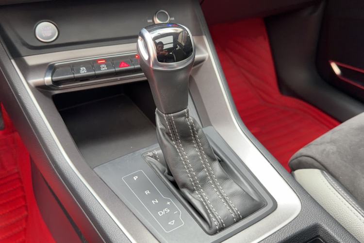 Used Audi Q3 2020 35 TFSI Fashion Dynamic Model Gear Lever