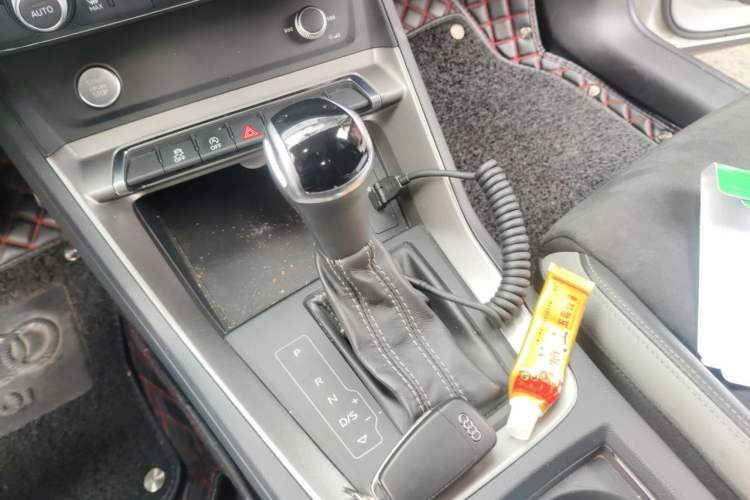 Used Audi Q3 2020 35 TFSI Fashion Dynamic Model Gear Lever
