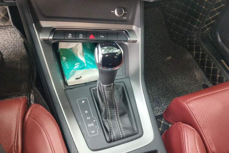 Used Audi Q3 2020 35 TFSI Ambition Dynamic Edition Gear Lever