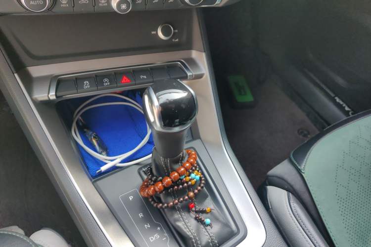 Used Audi Q3 2020 35 TFSI Ambition Dynamic Edition Gear Lever