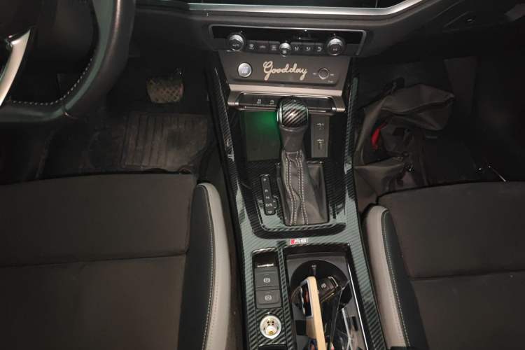 Used Audi Q3 2020 40 TFSI Fashion Dynamic Model Gear Lever