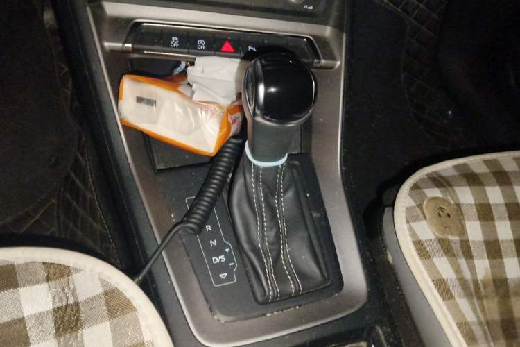 Used Audi Q3 2020 35 TFSI Ambition Dynamic Edition Gear Lever