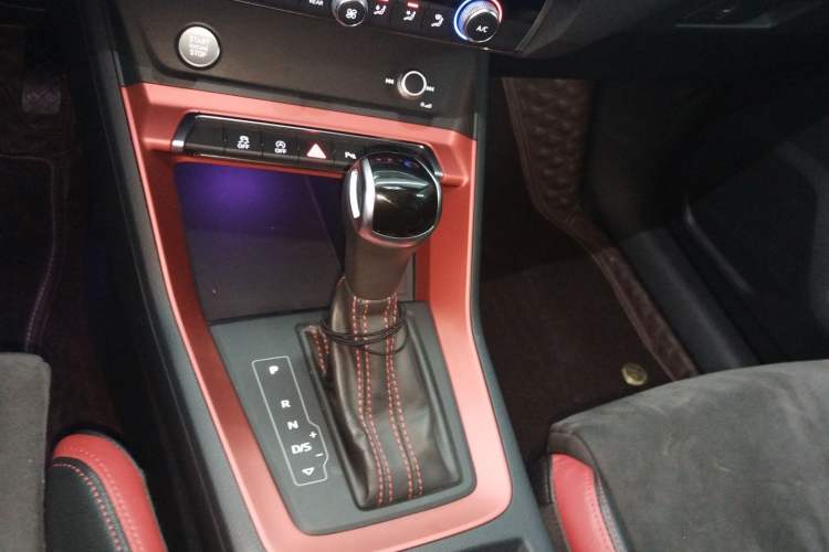 Used Audi Q3 2020 35 TFSI Fashion Dynamic Model Gear Lever