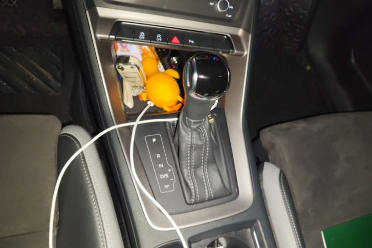 Used Audi Q3 2020 35 TFSI Fashion Dynamic Model Gear Lever