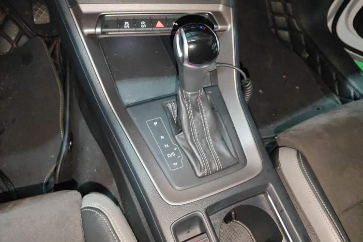 Used Audi Q3 2020 35 TFSI Fashion Dynamic Model Gear Lever