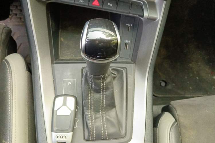 Used Audi Q3 2020 35 TFSI Ambition Dynamic Edition Gear Lever