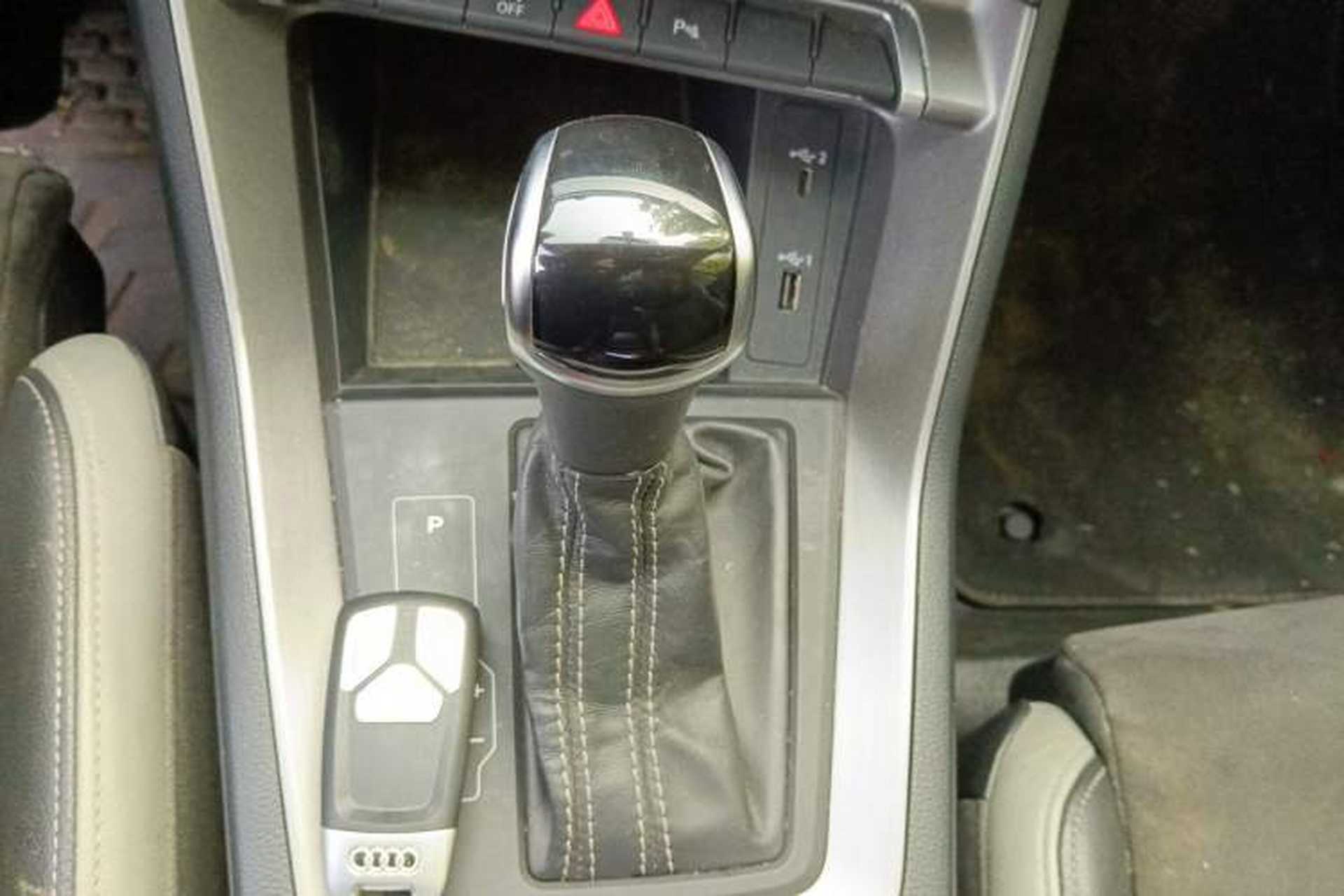 Used Audi Q3 2020 35 TFSI Ambition Dynamic Edition Gear Lever
