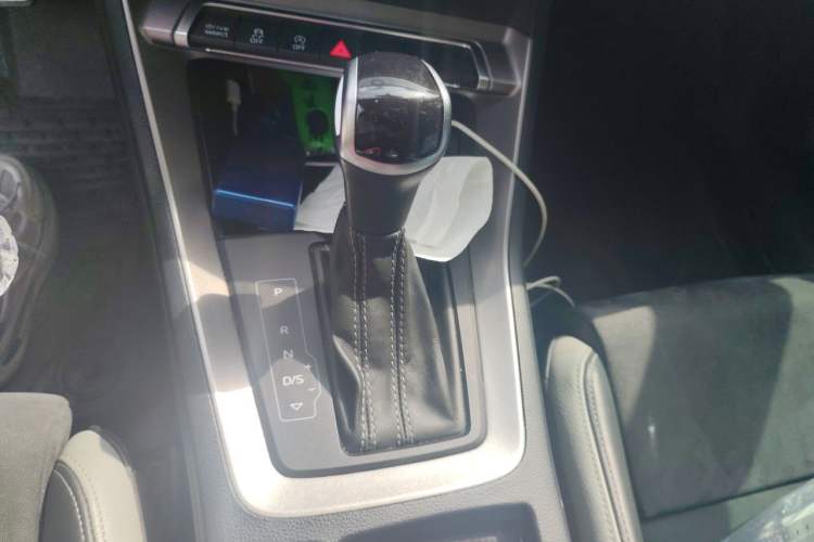 Used Audi Q3 2020 40 TFSI Fashion Dynamic Model Gear Lever