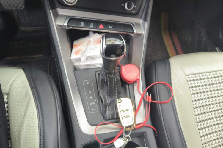 Used Audi Q3 2020 35 TFSI Fashion Dynamic Model Gear Lever