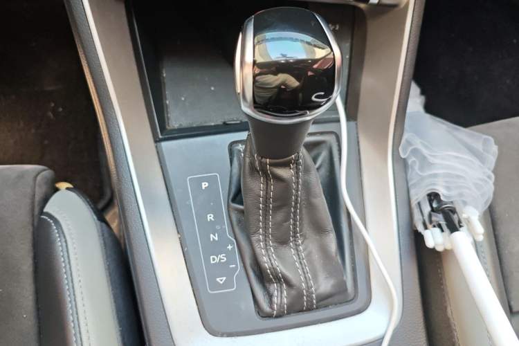 Used Audi Q3 2020 35 TFSI Fashion Dynamic Model Gear Lever