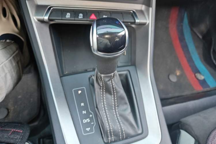Used Audi Q3 2020 35 TFSI Ambition Dynamic Edition Gear Lever