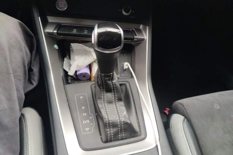 Used Audi Q3 2020 40 TFSI Fashion Dynamic Model Gear Lever