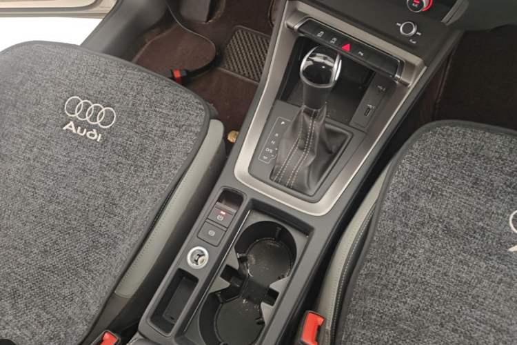 Used Audi Q3 2020 35 TFSI Fashion Dynamic Model Gear Lever