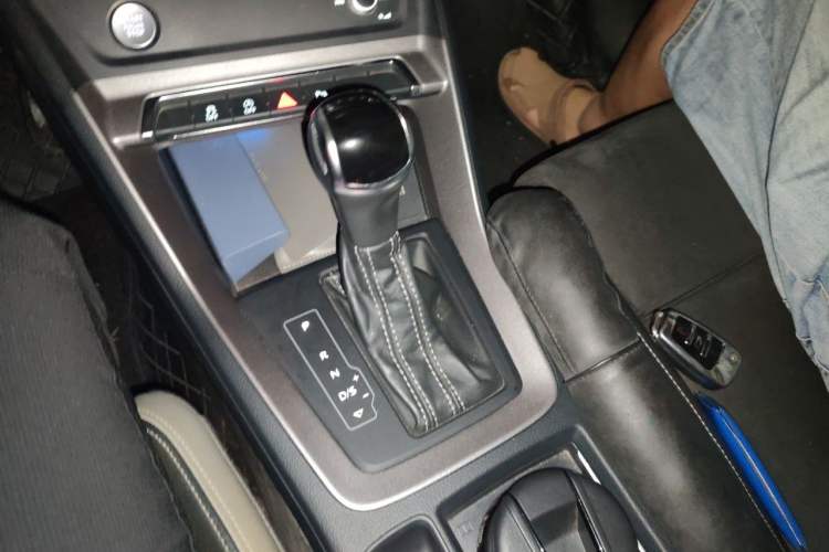 Used Audi Q3 2020 35 TFSI Fashion Dynamic Model Gear Lever