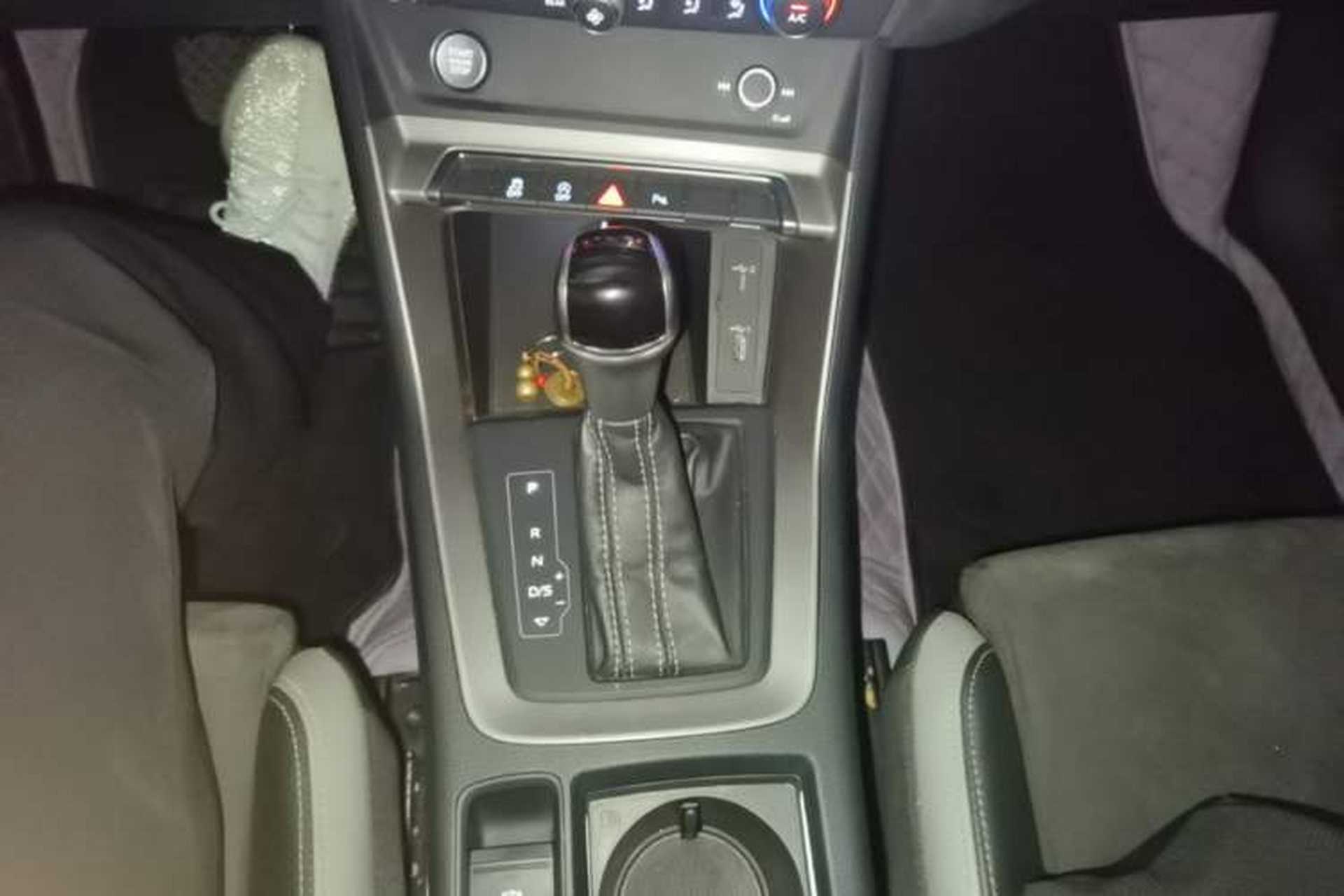 Used Audi Q3 2020 35 TFSI Fashion Dynamic Model Gear Lever
