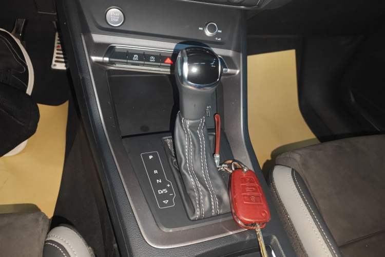 Used Audi Q3 2020 35 TFSI Fashion Dynamic Model Gear Lever