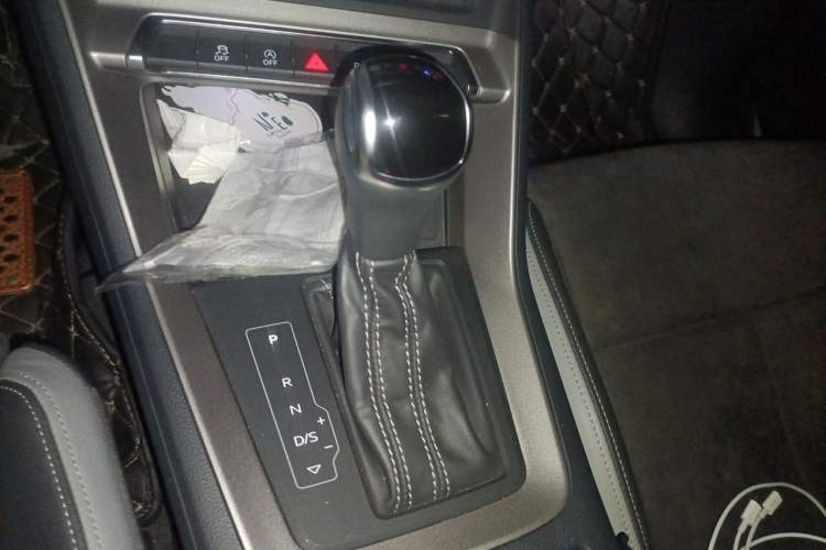 Used Audi Q3 2020 35 TFSI Fashion Dynamic Model Gear Lever