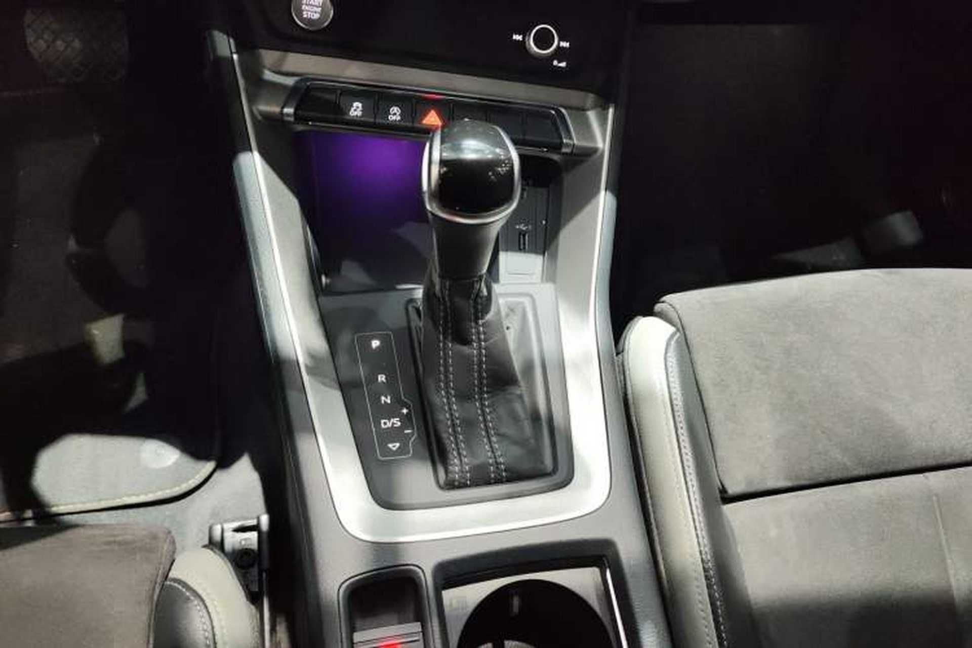 Used Audi Q3 2020 35 TFSI Fashion Dynamic Model Gear Lever