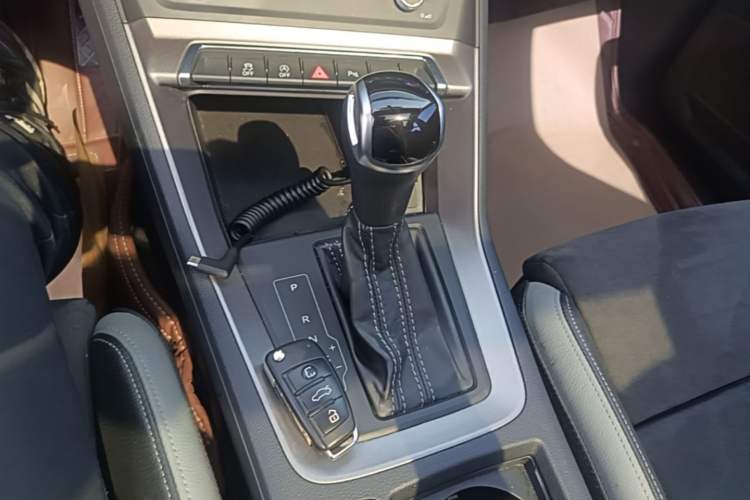 Used Audi Q3 2020 35 TFSI Fashion Dynamic Model Gear Lever