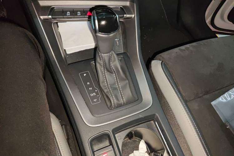 Used Audi Q3 2020 35 TFSI Ambition Dynamic Edition Gear Lever