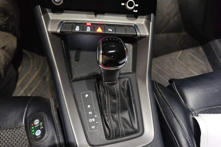 Used Audi Q3 2020 35 TFSI Ambition Dynamic Edition Gear Lever