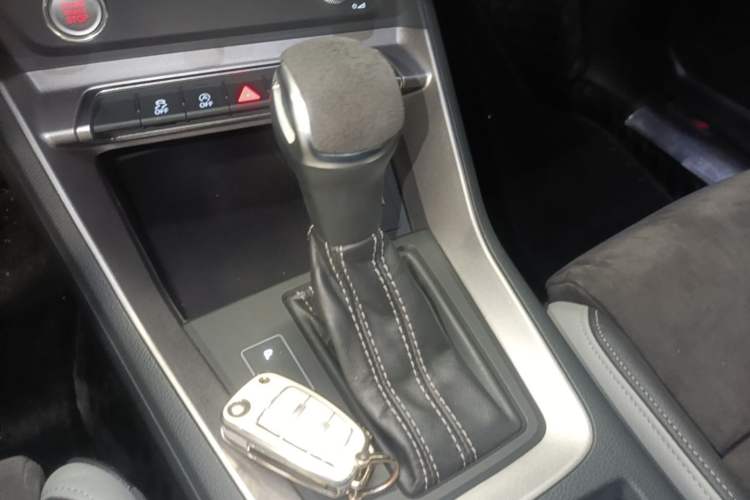 Used Audi Q3 2020 35 TFSI Ambition Dynamic Edition Gear Lever