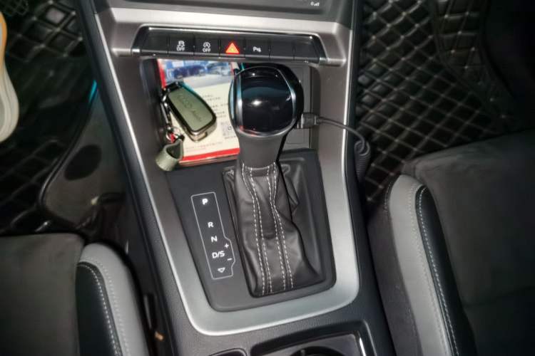 Used Audi Q3 2020 35 TFSI Fashion Dynamic Model Gear Lever