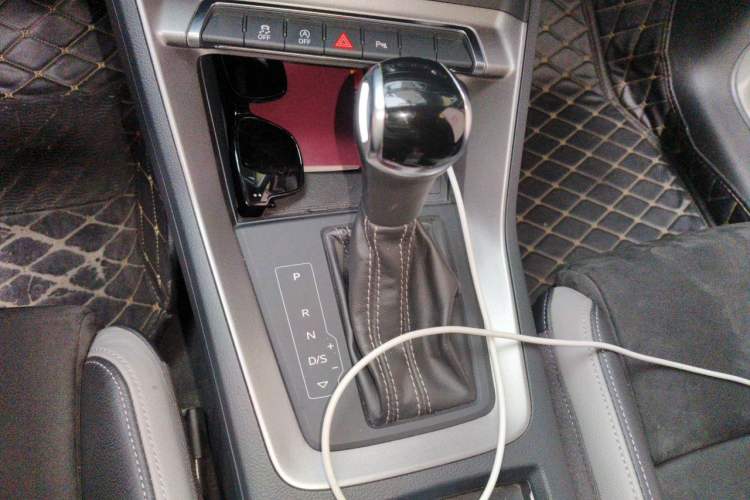 Used Audi Q3 2020 35 TFSI Fashion Dynamic Model Gear Lever