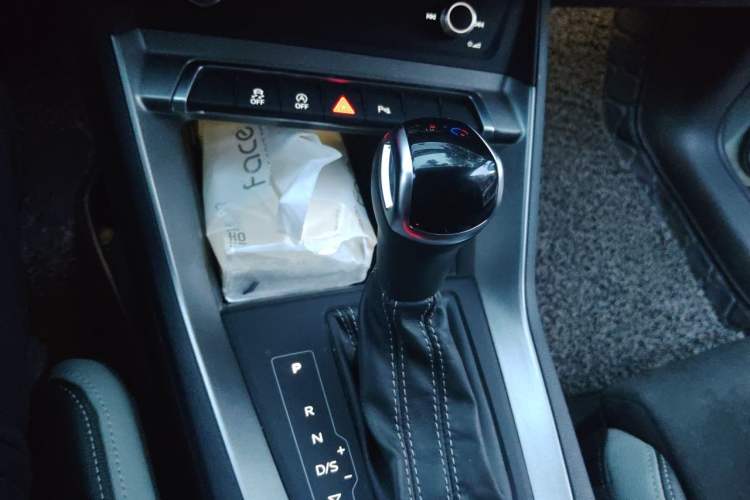 Used Audi Q3 2020 35 TFSI Fashion Dynamic Model Gear Lever