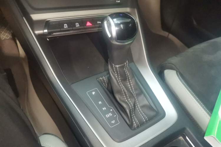 Used Audi Q3 2020 35 TFSI Ambition Dynamic Edition Gear Lever