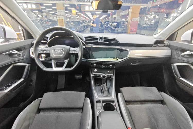 Used Audi Q3 2020 35 TFSI Fashion Dynamic Model Interior 1