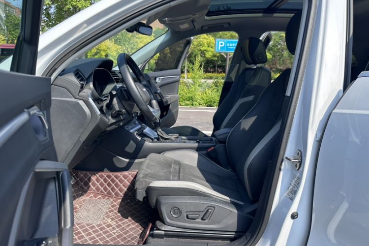 Used Audi Q3 2020 40 TFSI Fashion Dynamic Model Interior 2