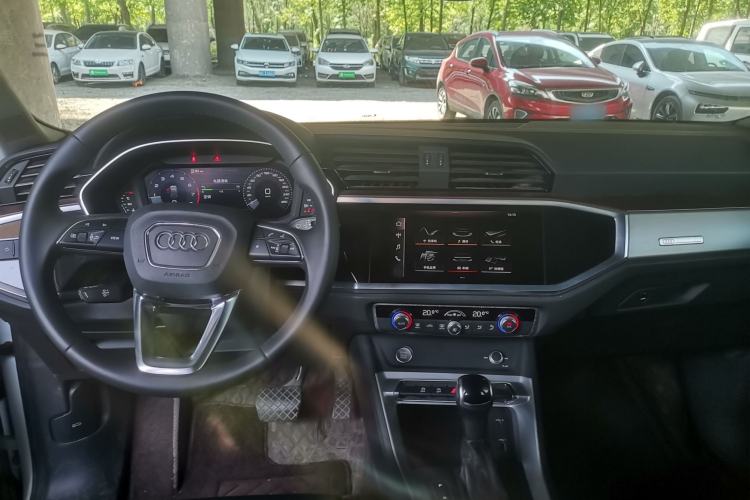 Used Audi Q3 2020 35 TFSI Fashionable and Elegant Model Interior 2