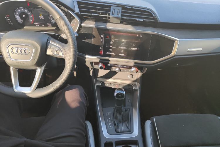 Used Audi Q3 2020 35 TFSI Ambition Dynamic Edition Interior 2