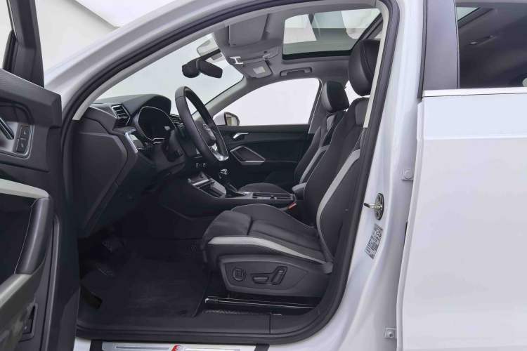 Used Audi Q3 2020 35 TFSI Fashion Dynamic Model Interior 2