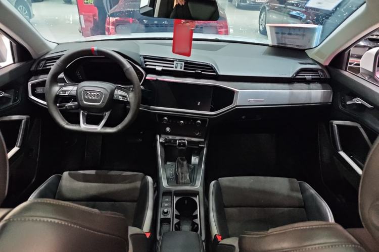 Used Audi Q3 2020 35 TFSI Fashion Dynamic Model Interior 3