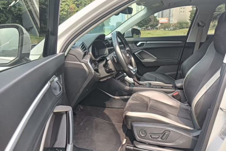 Used Audi Q3 2020 35 TFSI Fashion Dynamic Model Interior 3