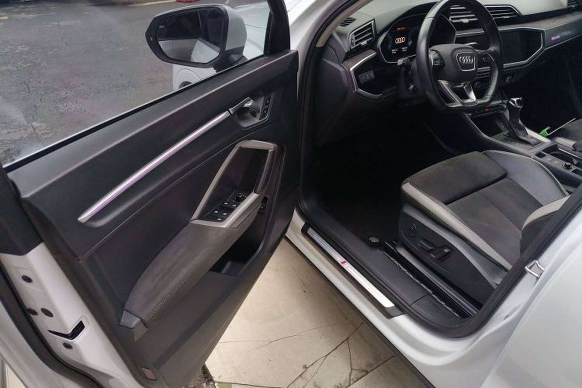 Used Audi Q3 2020 40 TFSI Fashion Dynamic Model Interior 3
