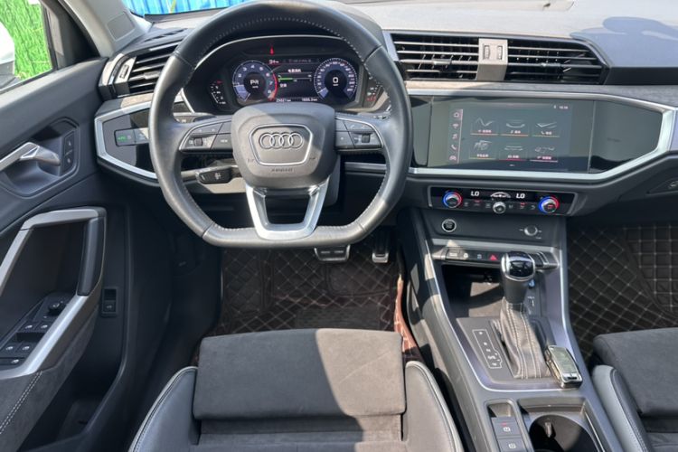Used Audi Q3 2020 40 TFSI Fashion Dynamic Model Interior 4