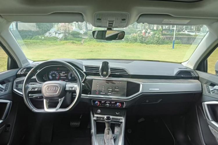 Used Audi Q3 2020 35 TFSI Fashion Dynamic Model Interior 4