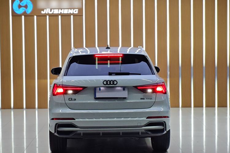 Used Audi Q3 2020 35 TFSI Fashion Dynamic Model Interior 4
